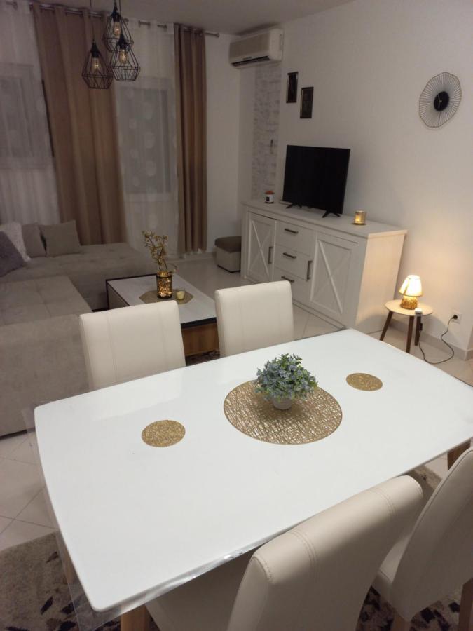 Apartman Pontis Okrug Gornji 트로기르 외부 사진