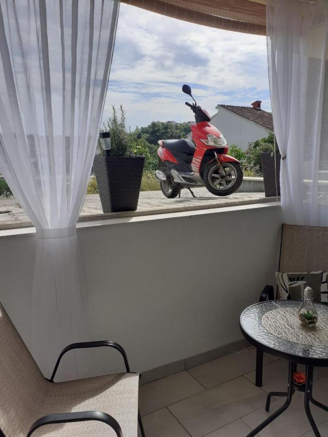Apartman Pontis Okrug Gornji 트로기르 외부 사진