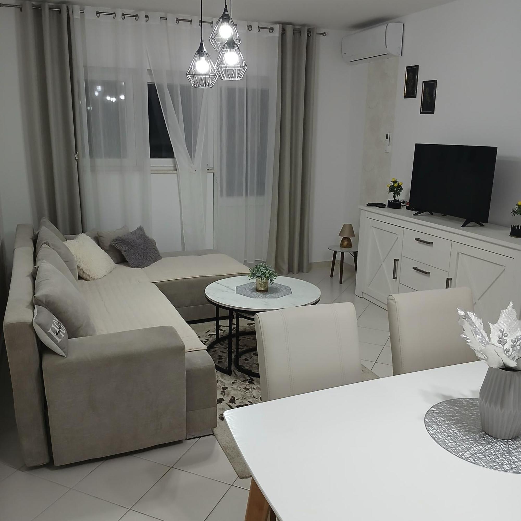 Apartman Pontis Okrug Gornji 트로기르 외부 사진